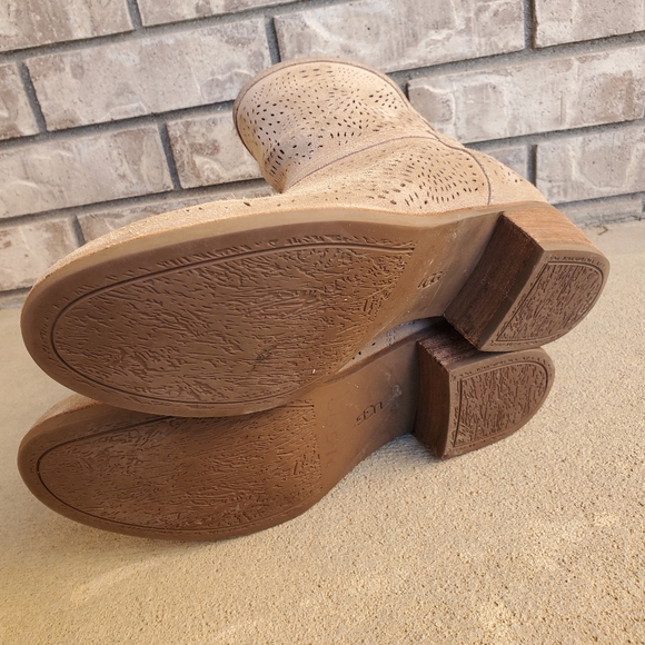 UGG Darling Seaweed perforated suede ankle women's boots 1007142 - Picture 15 of 16